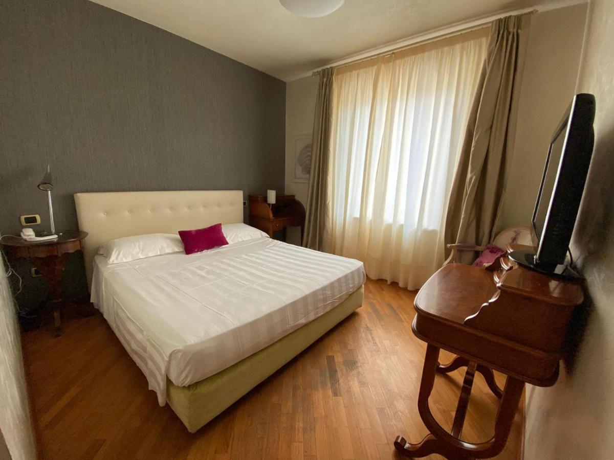 Hotel Joseph Marina di Pietrasanta Exteriör bild