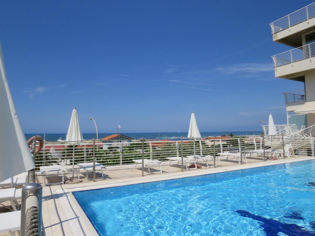Hotel Joseph Marina di Pietrasanta Exteriör bild